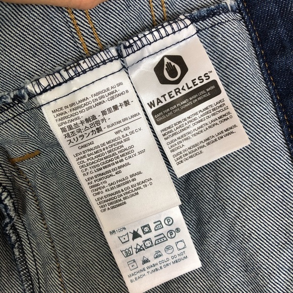 New Levi’s Ribbed Trim Trucker Denim Jacket - Picture 11 of 14